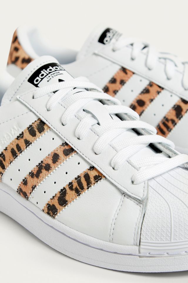 Adidas leopard outlet superstar