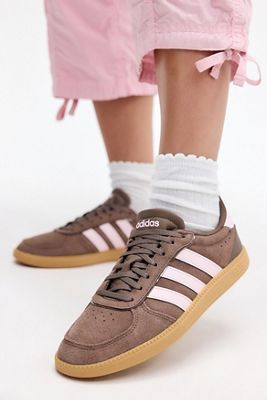 Baskets Breaknet marron et rose adidas