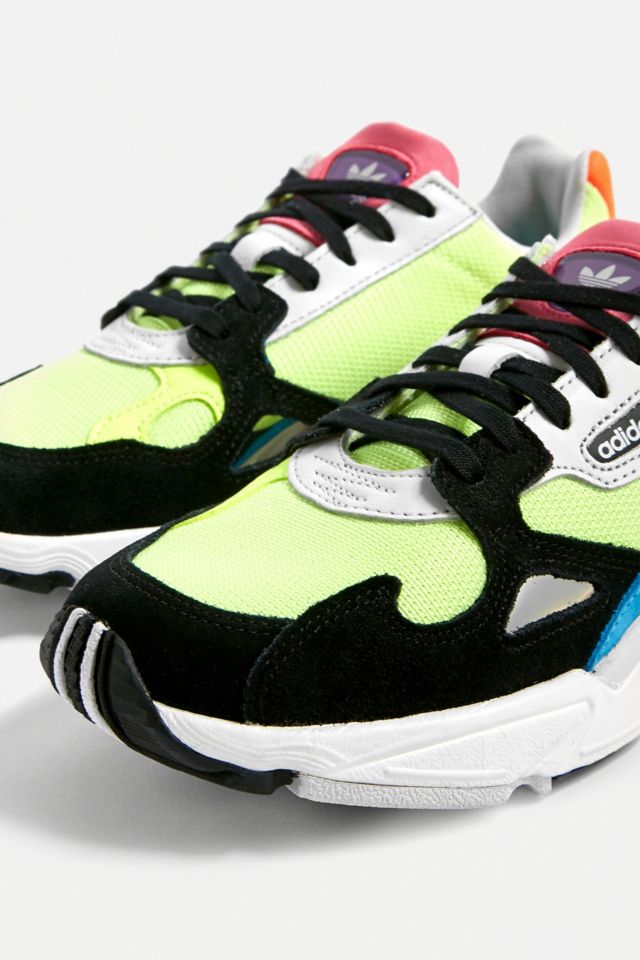 adidas Originals Sneaker Falcon in Neonfarbe