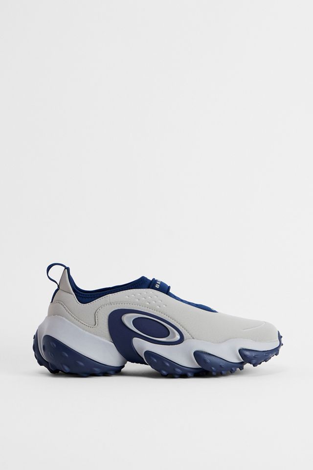 Oakley White & Navy Edge Icon Trainers #1