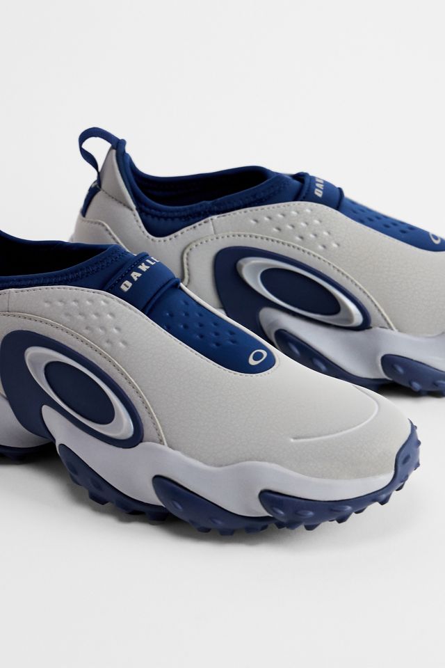 Oakley White & Navy Edge Icon Trainers #4