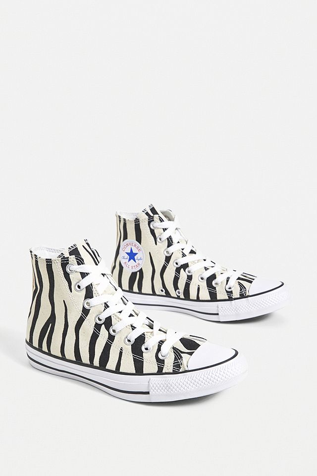 urbanoutfitters.com | Hohe Sneaker Chuck Taylor All Star mit Zebramuster