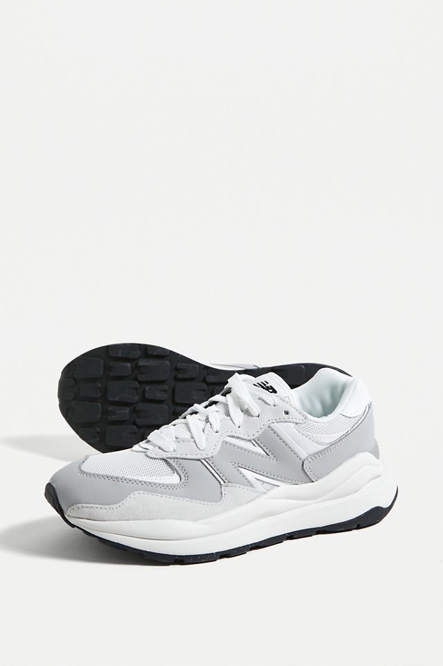 New Balance 5740 scarpe da ginnastica grigie e bianche #1