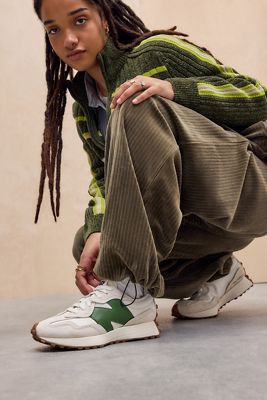 Baskets 327 blanches et vertes New Balance