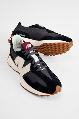 New Balance Black 327 Trainers
