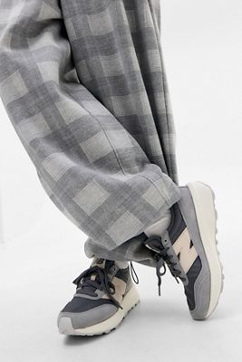 Zapatillas 370 New Balance Beige y Gris
