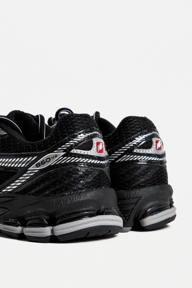 New Balance 860 Black Trainers #1