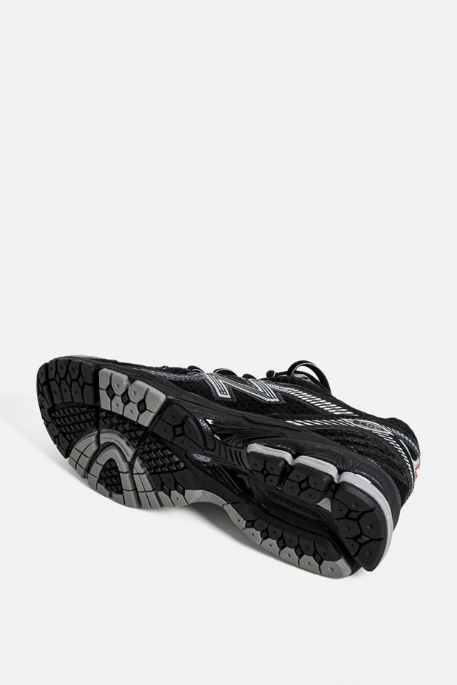 New Balance 860 Black Trainers #3