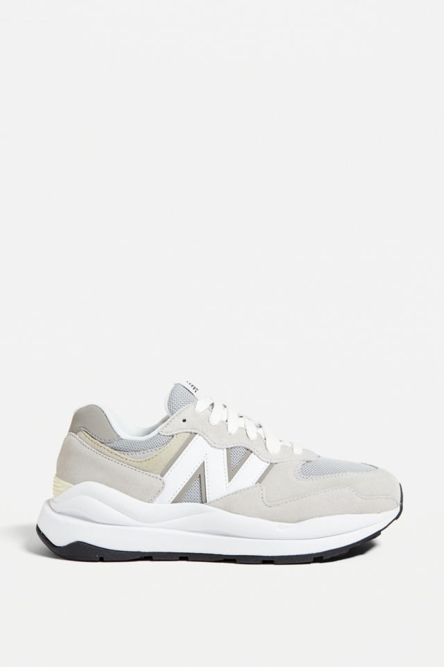 Urban outfitters hot sale new balance