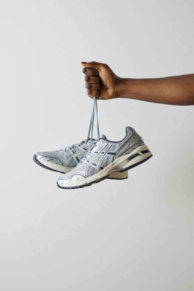 ASICS Silver GEL-1090 Trainers