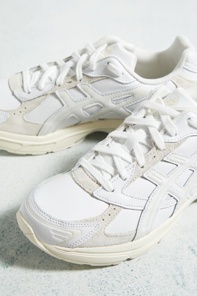 Asics hotsell trainers white