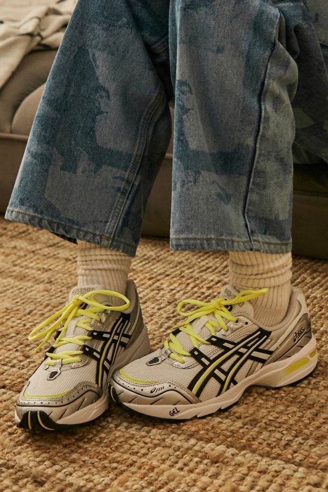 Asics style deals trainers