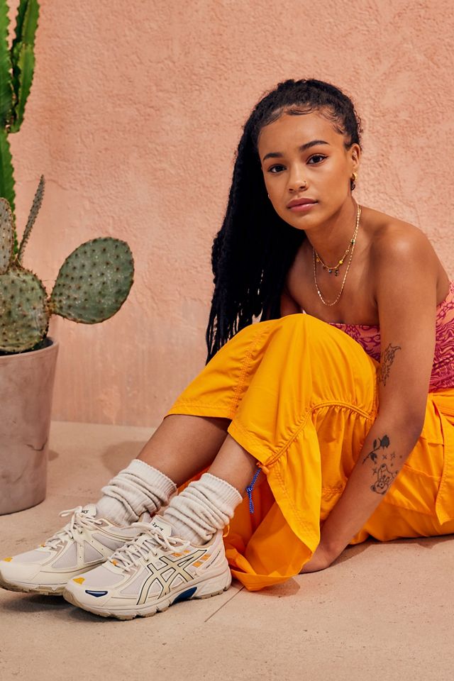 ASICS Birch & Smoke Grey GEL Venture 6 Trainers #1