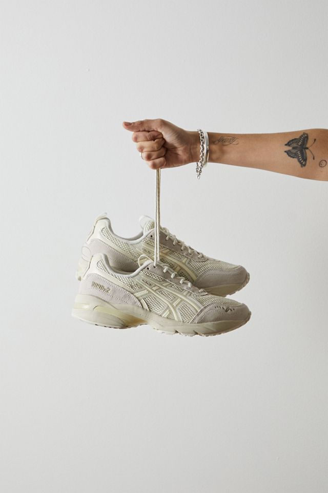 asics gel 1090 trainers