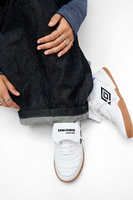 Zapatillas Umbro Blancas de Cuero Speciali