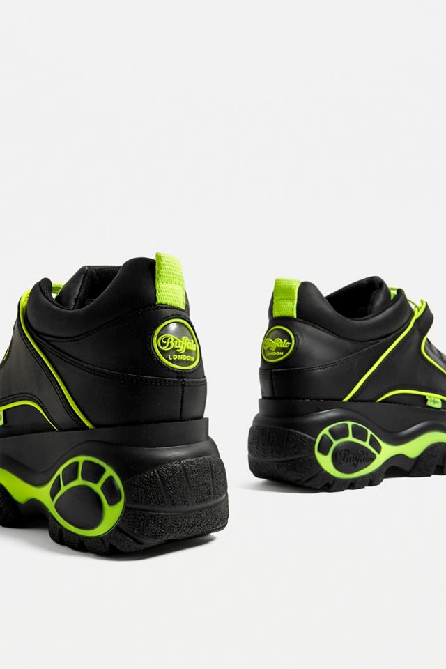 Buffalo –  Rustikale Leder-Sneaker mit Plateau-Sohle und Neon-Zierstreifen #1