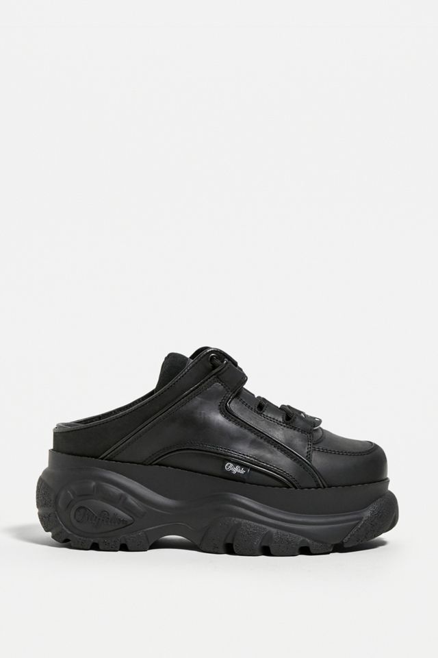 Buffalo – Klassischer Sneaker in Schwarz in Pantoletten-Optik  #2