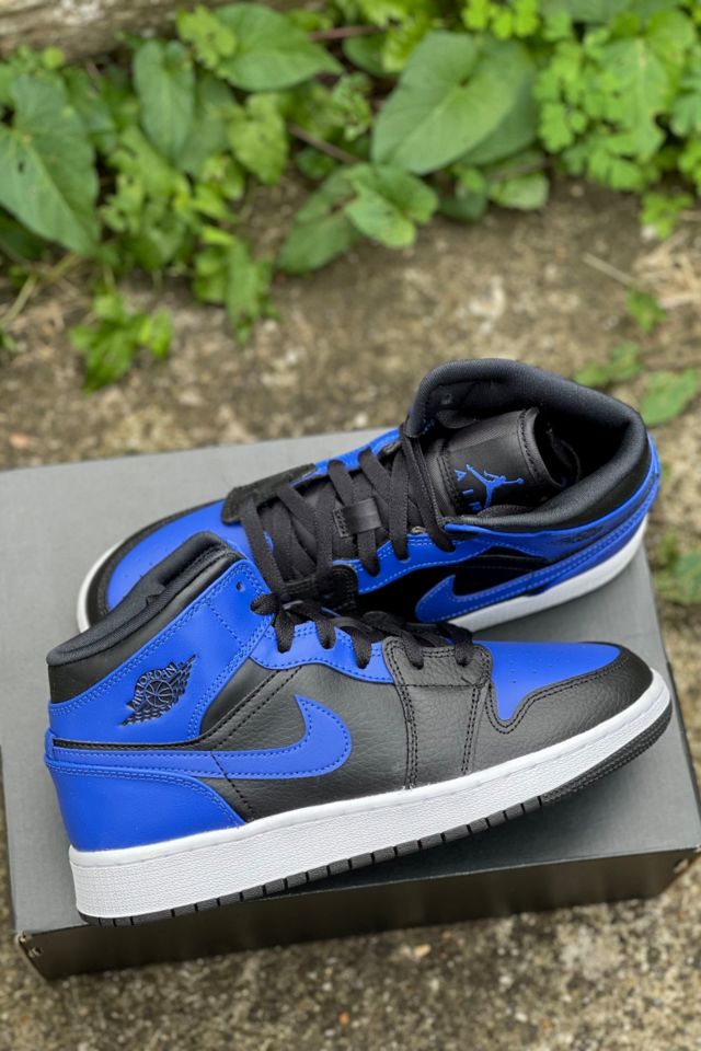 nike air jordan 1 retro mid hyper royal