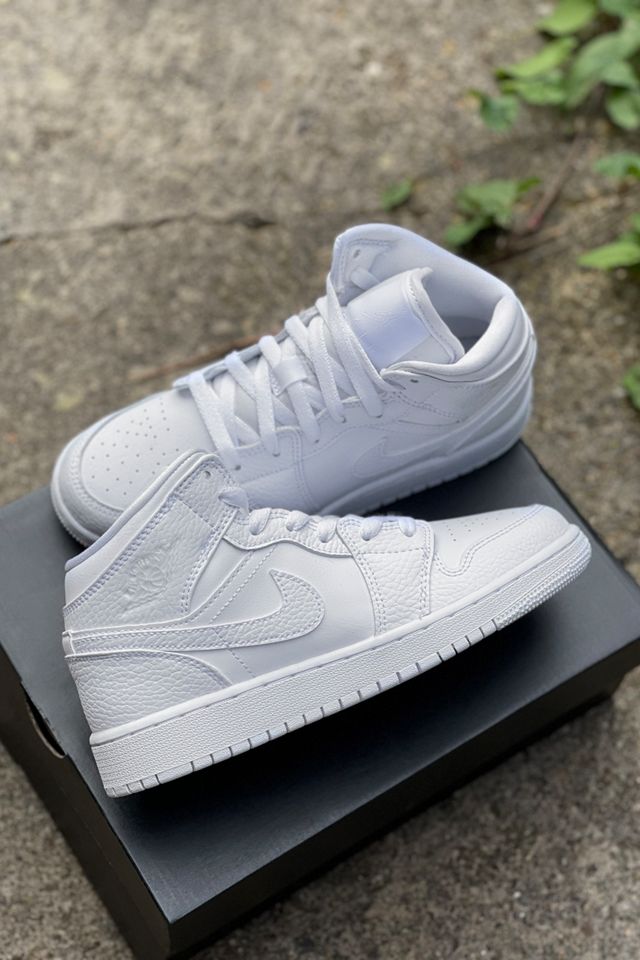 air jordan 1 mid trainers in white