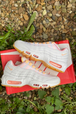air max melon tint