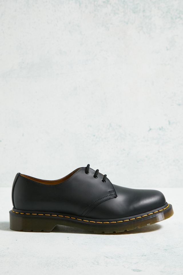 Black and white hot sale oxford doc martens