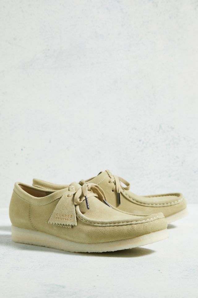 Clarks wallabee deals low maple