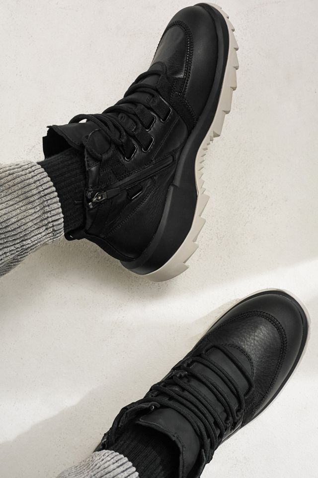 Camper Helix Botas GORE-TEX® Negras y Ligeras Urban Outfitters ES