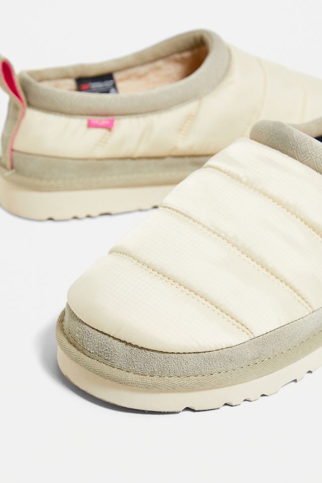 UGG – Gepolsterte Outdoor-Pantoffel in Weiß mit tasmanischer Stickerei #3