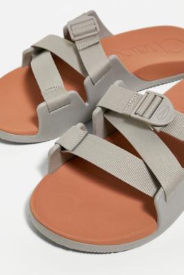 chacos urban outfitters