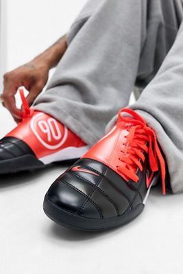 Nike Schwarze Crimson T90 Turnschuhe