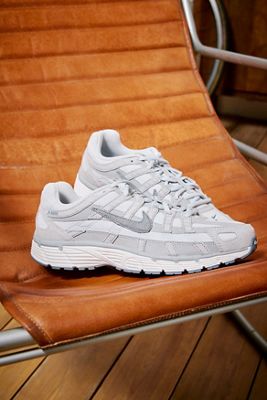 Baskets Nike Pure Platinum P-6000