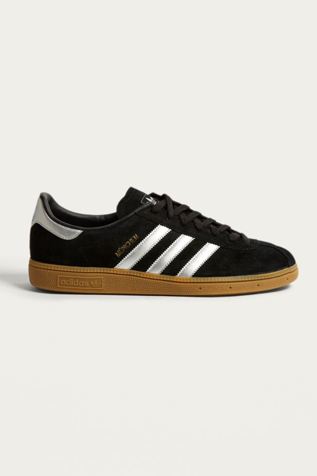 Escuela primaria El cuarto Estadísticas adidas Originals Munchen Black Gumsole Zapatillas | Urban Outfitters ES