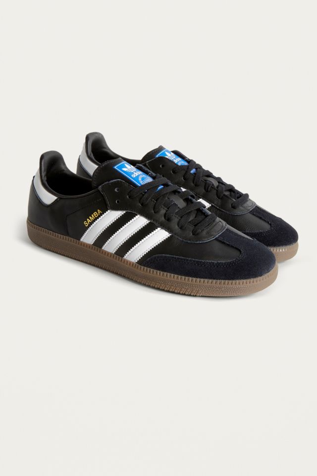 Urban outfitters 2025 adidas sneakers