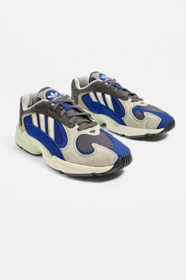 adidas Sneaker Yung 1 in Grau und Blau Urban Outfitters DE