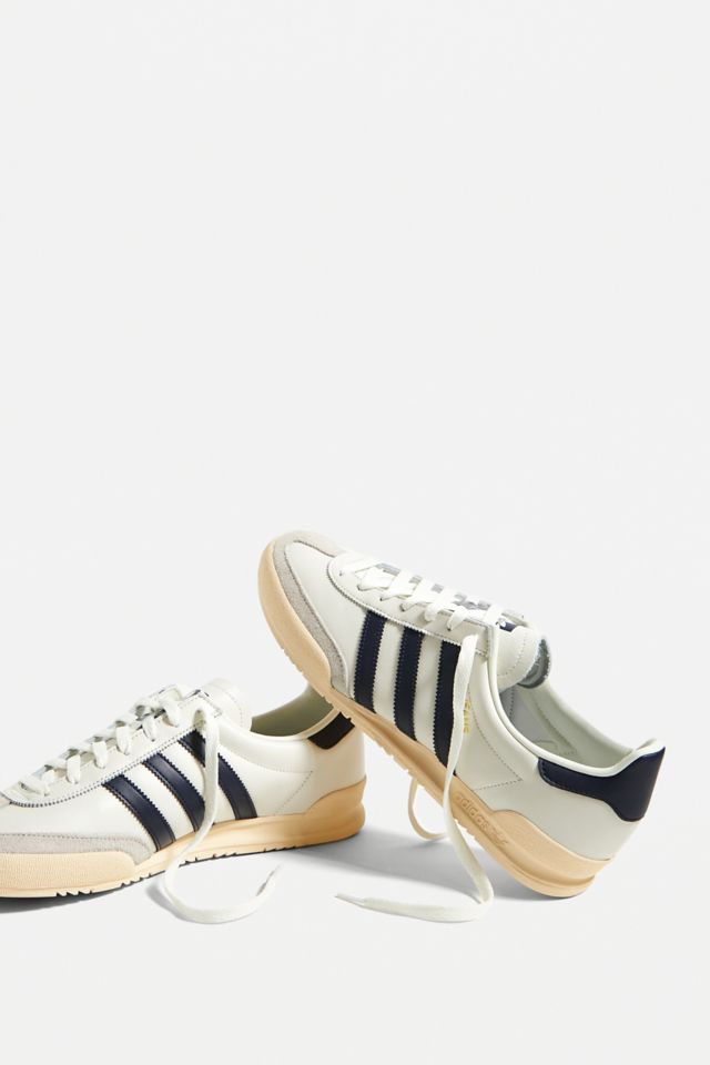 adidas Sneaker Jeans in WeiB und Tintenblau