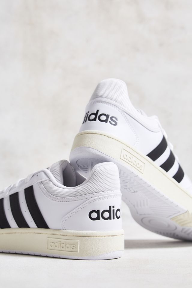 adidas – Niedrig geschnittene Sneaker „Hoops 3.0" in Weiß und Schwarz #2