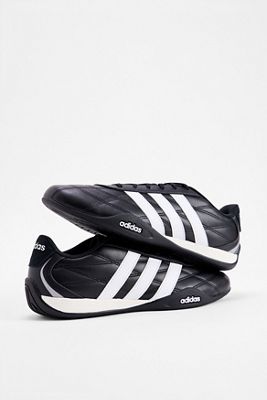Scarpe da Ginnastica adidas Adipsta Nere
