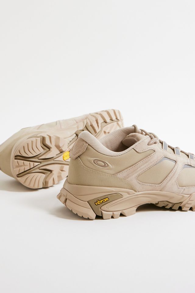 【OAKLEY】 Sierra Terrain Hummus BEIGE Oakley Men's Sierra Terrain Hummus Low Top Sneakers & Trainers