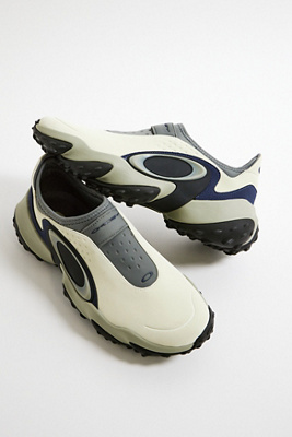 Oakley Edge Icon Off-White Trainers | Urban Outfitters UK Oakley Edge Icon Off-White Trainers | Urban Outfitters UK