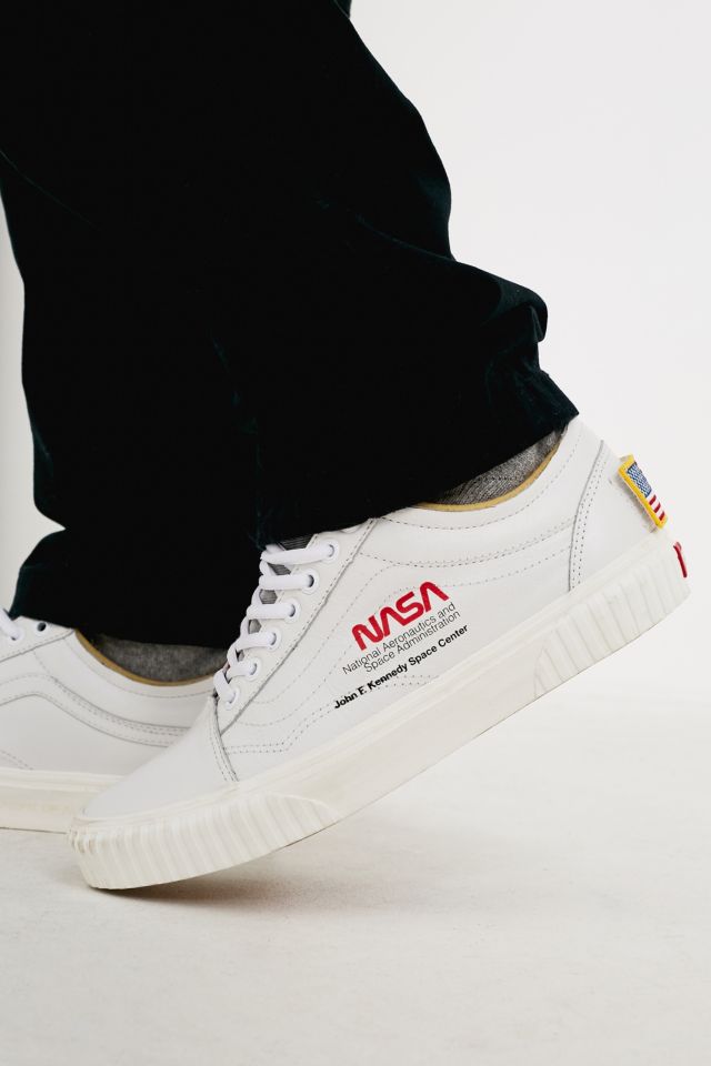 Vans old skool hot sale white nasa