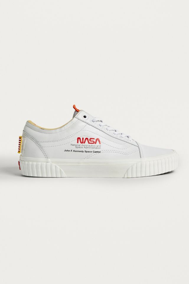 Vans old skool white on sale nasa