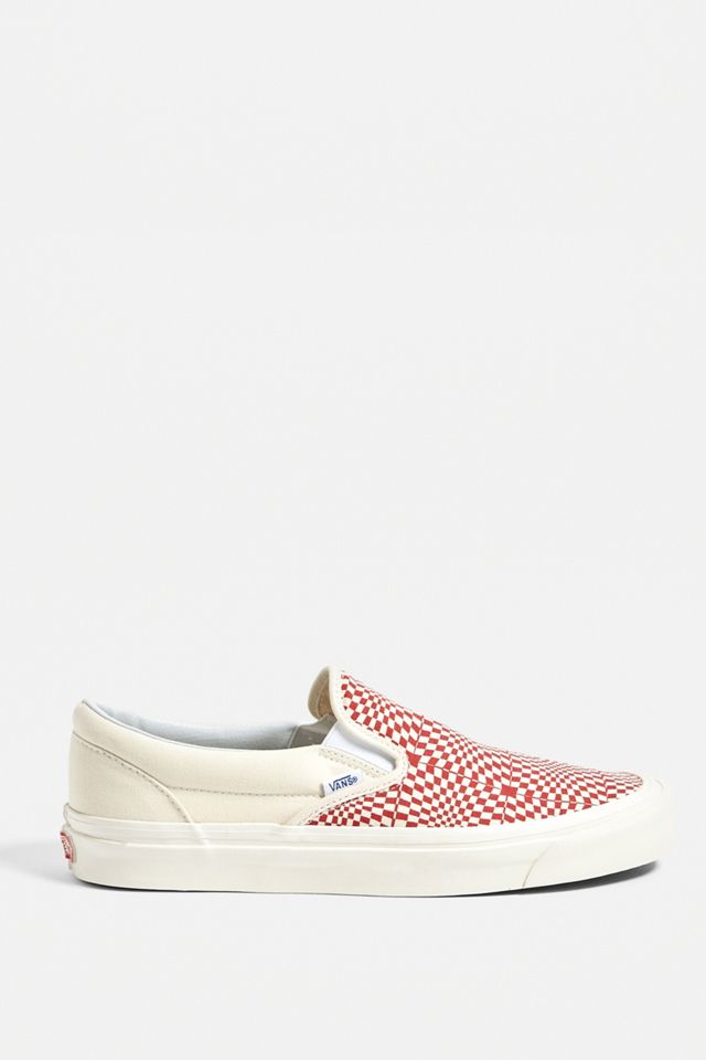 Vans – Slipper in ausgefallenem Schachbrettdesign in Rot und Weiß #2