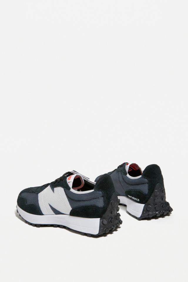 New balance urban outfitters uk best sale