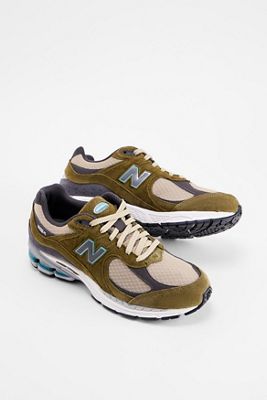 Baskets New Balance 2002R vertes