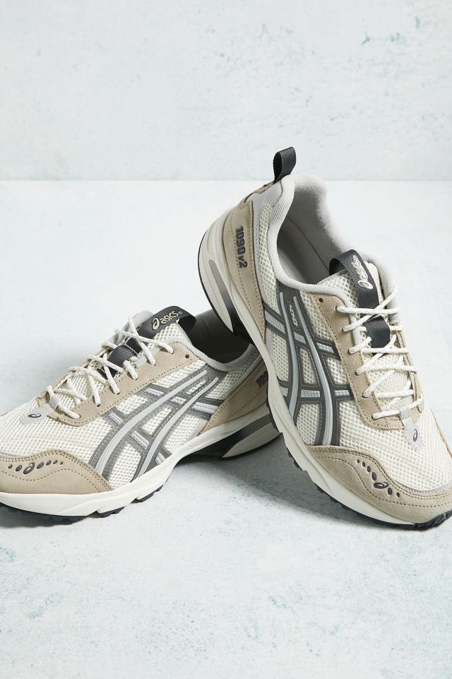 Asics trainers outlet