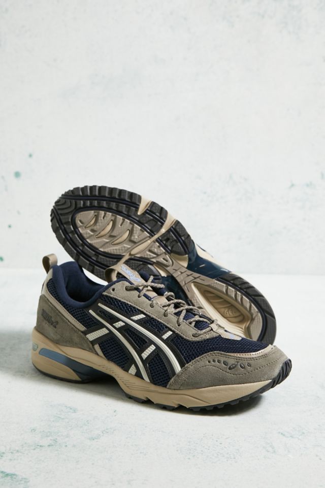 Asics trainers urban discount outfitters