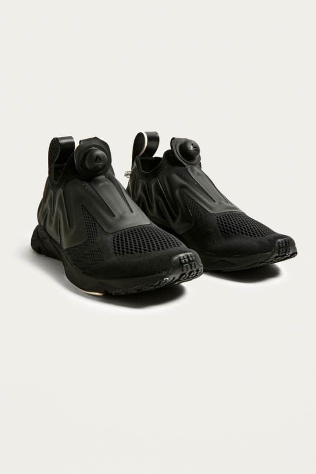 Reebok pump deals supreme black