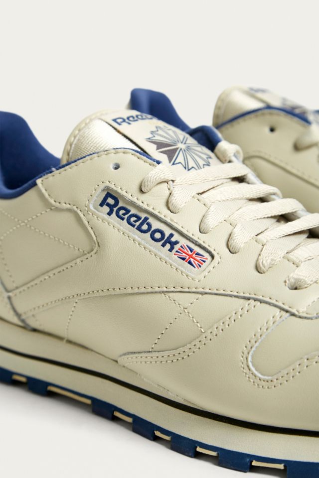 Cream reebok sale trainers