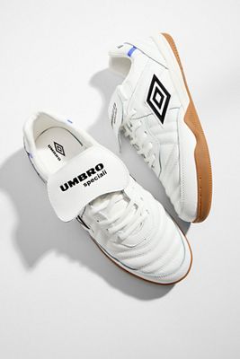 Zapatillas de Entrenamiento de Cuero Speciali Negras de Umbro
