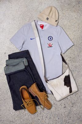Urban Renewal One-Of-A-Kind Thirfty Towel Chelsea Leisure 2018/19 Football Shirt